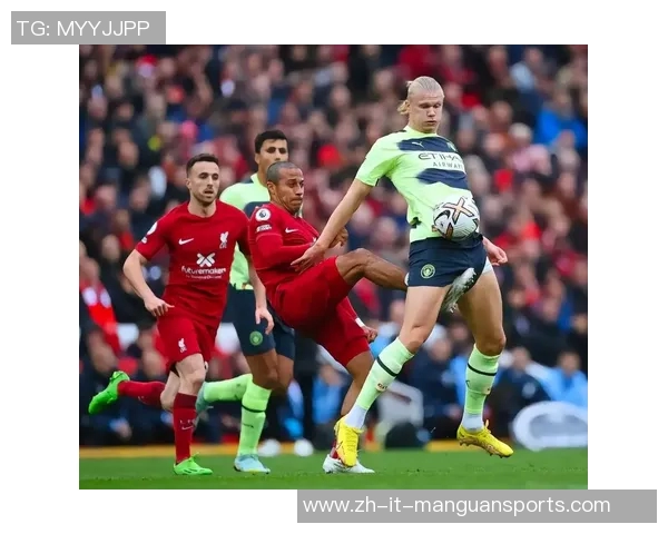 足球场上的危险动作与球员伤害风险分析及应对策略探讨